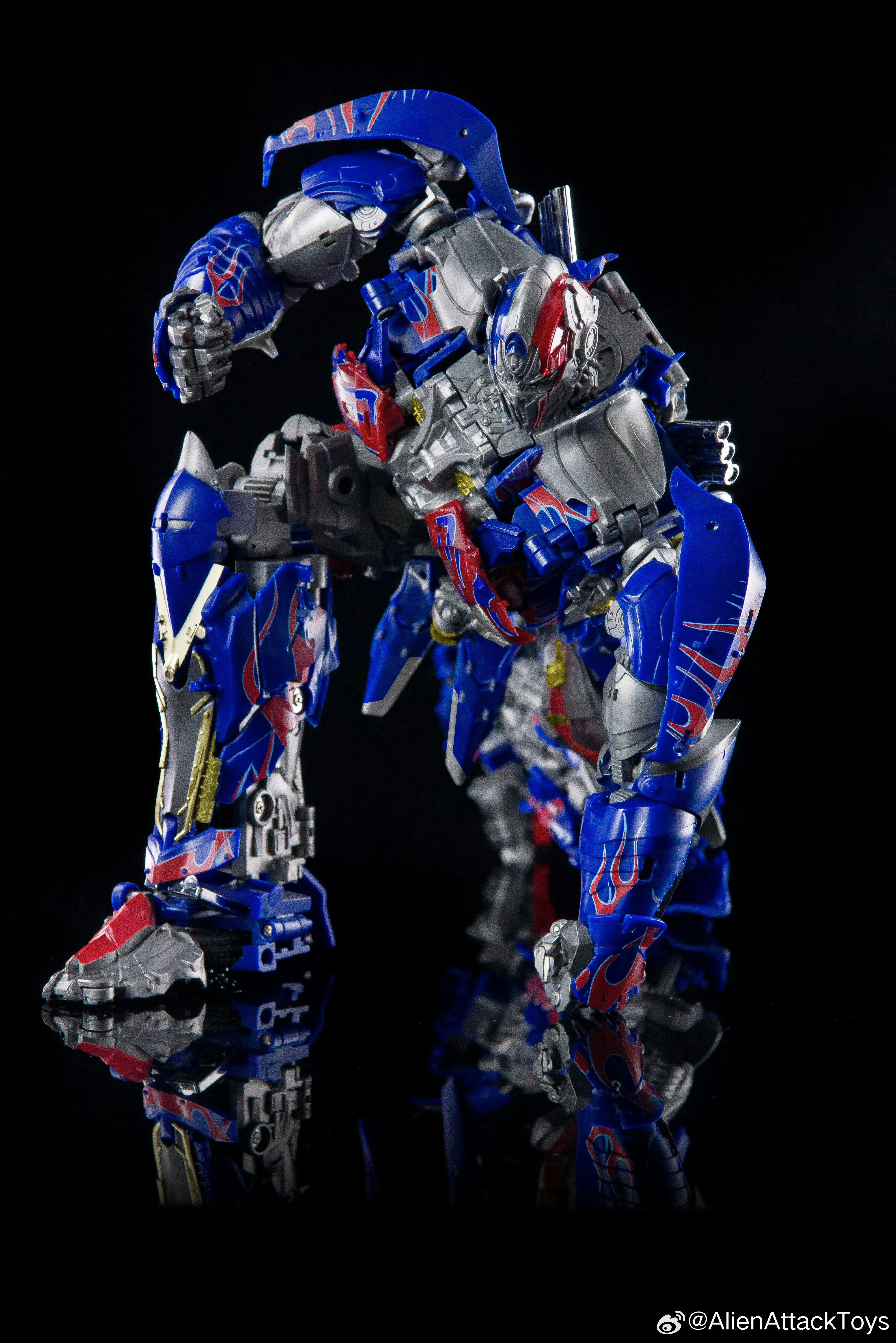 AlienAttack Toys AAT-02 AAT02 / AAT-02M AAT02M King of Kavaliers (TLK Bayverse Optimus Prime) 29cm / 11.4"