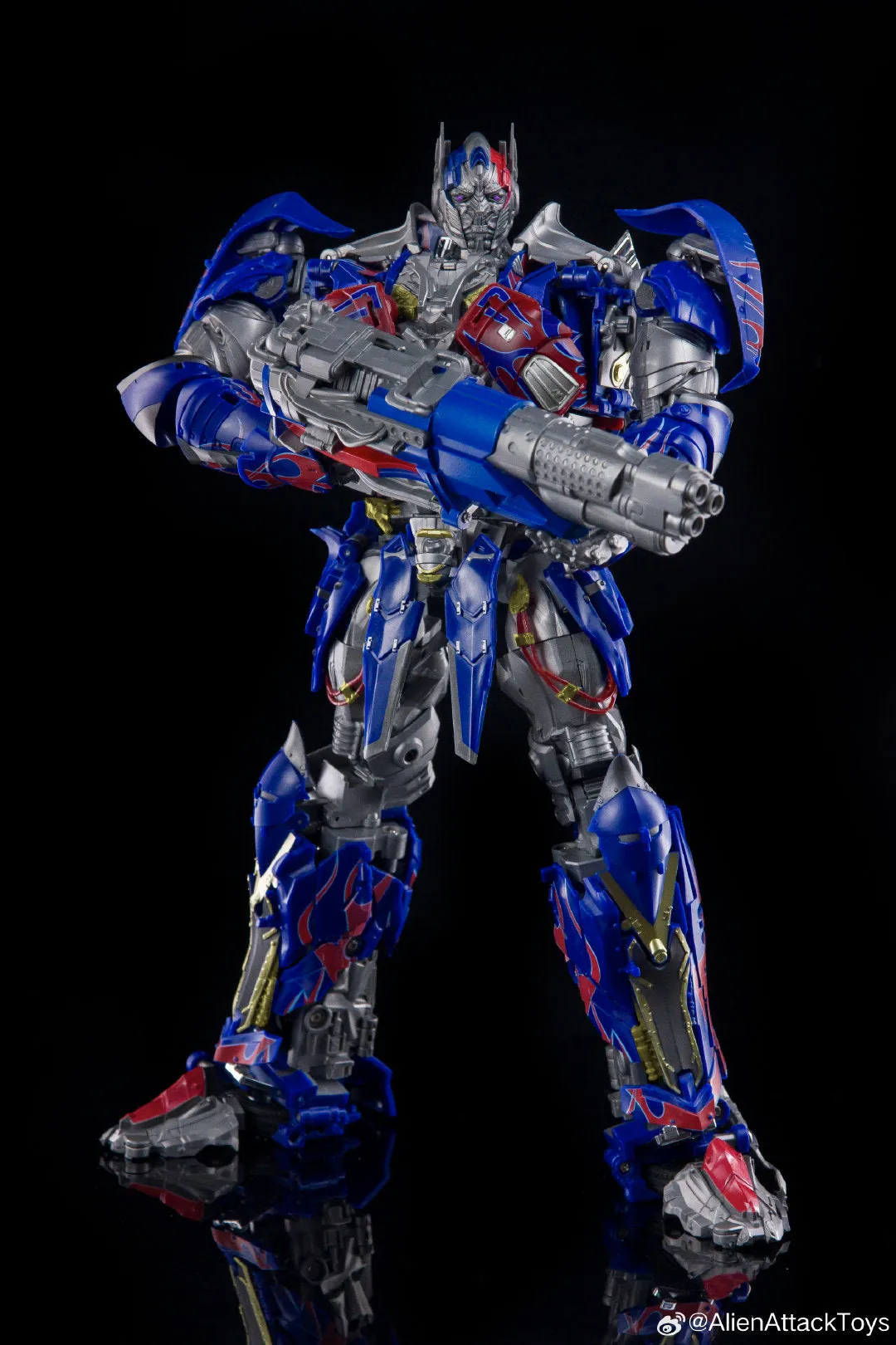 AlienAttack Toys AAT-02 AAT02 / AAT-02M AAT02M King of Kavaliers (TLK Bayverse Optimus Prime) 29cm / 11.4"