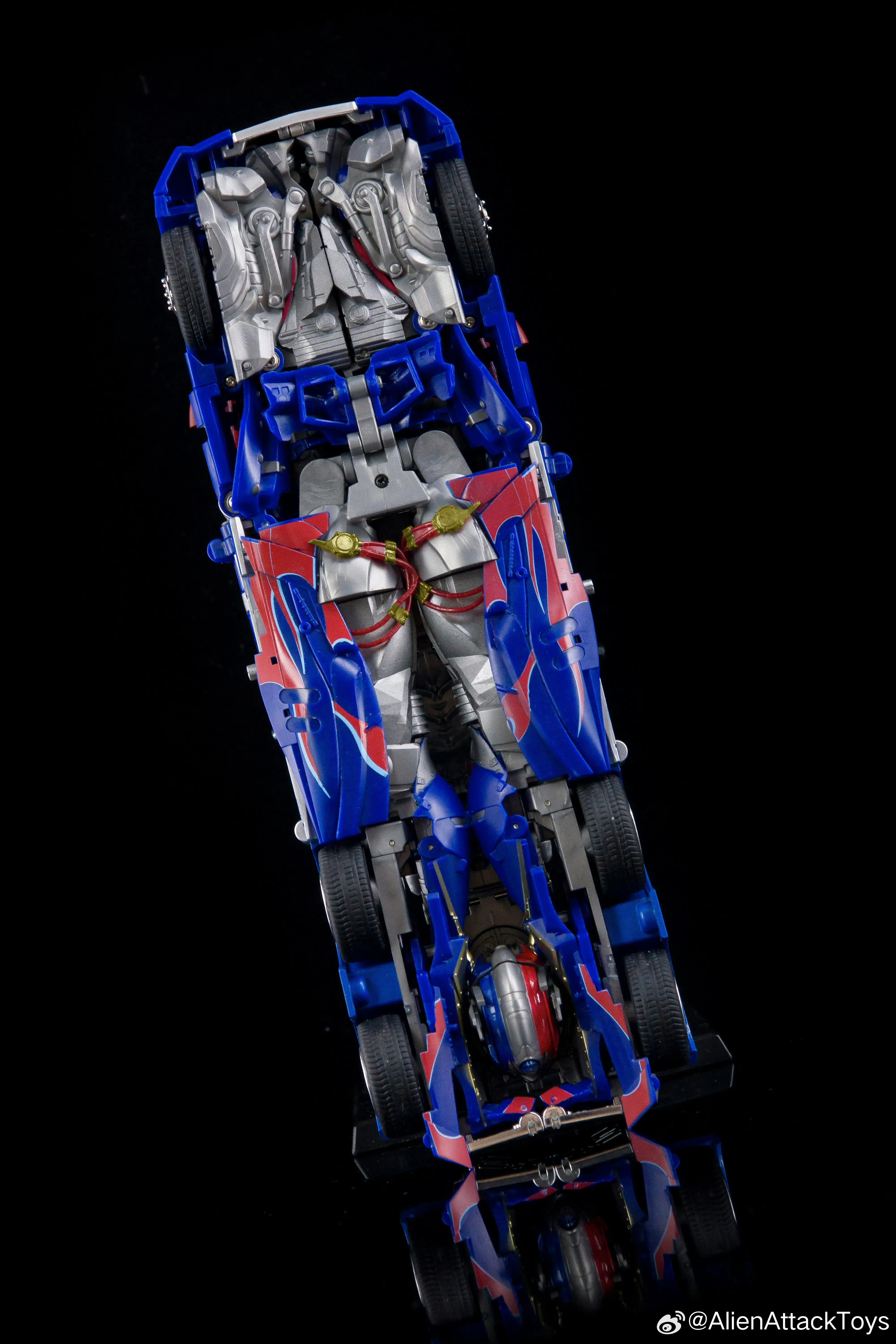 AlienAttack Toys AAT-02 AAT02 / AAT-02M AAT02M King of Kavaliers (TLK Bayverse Optimus Prime) 29cm / 11.4"