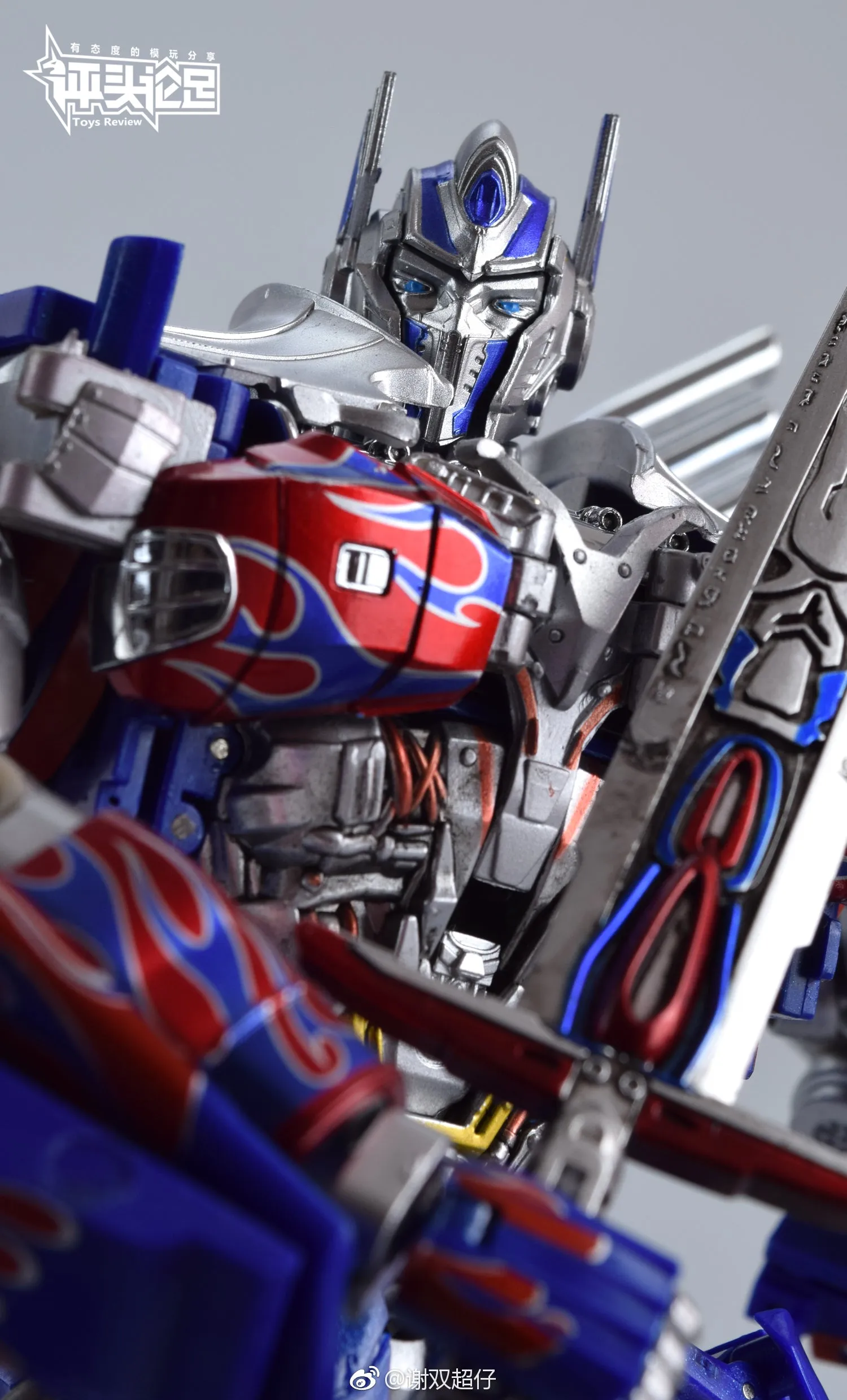 AlienAttack Toys AAT-02 AAT02 / AAT-02M AAT02M King of Kavaliers (TLK Bayverse Optimus Prime) 29cm / 11.4"