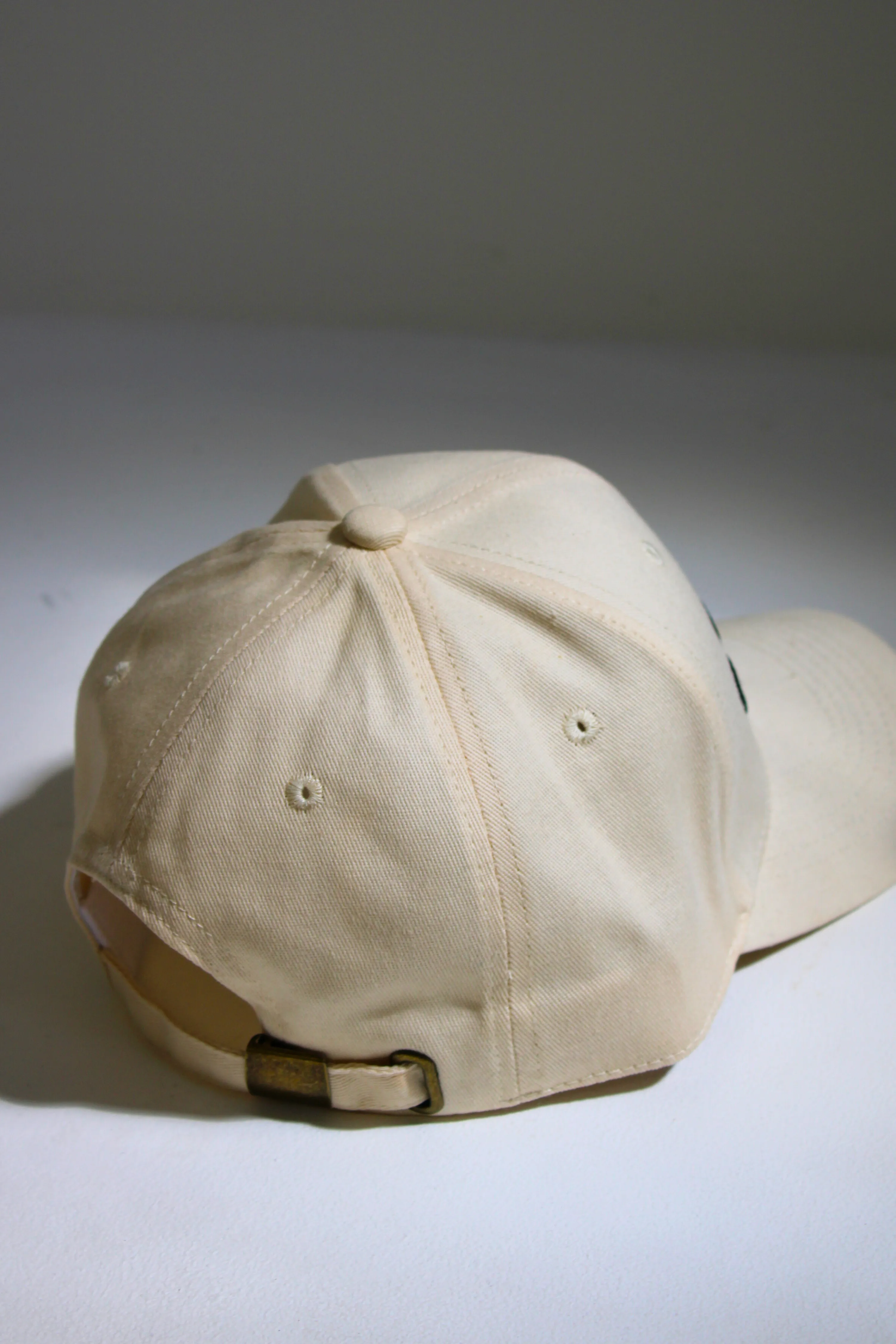Sculpt Signature Embroidered Cap Vanilla